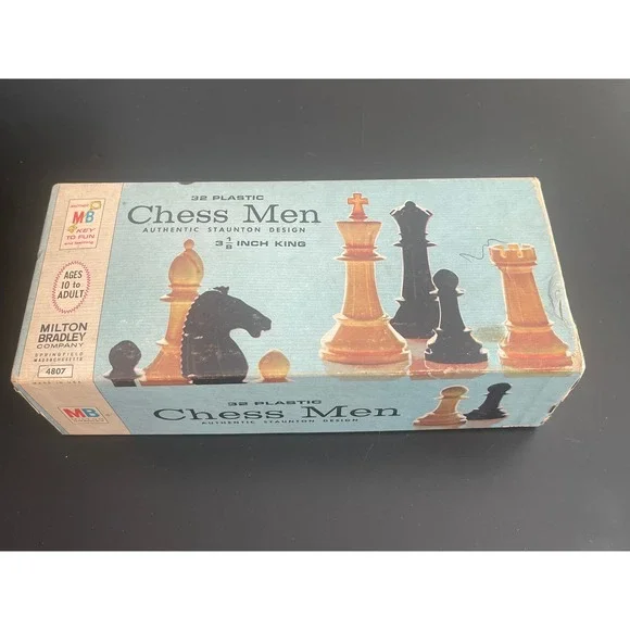 00480 - VTG Milton‎ Bradley 32 Plastic Chess Men Staunton Design 3 1/8 Inch King - Picture 2 of 8